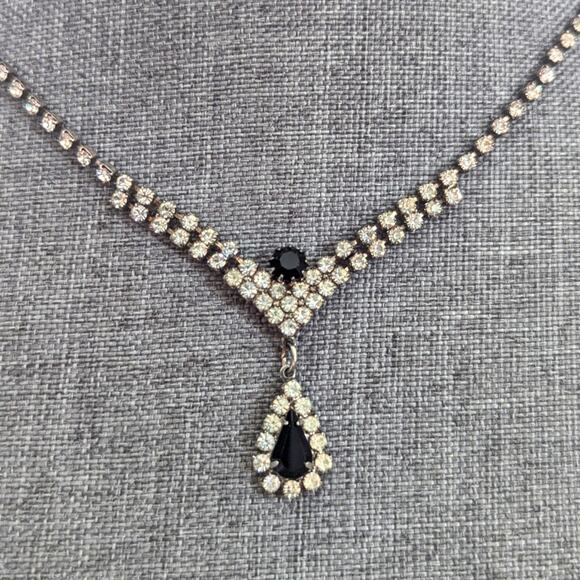 Vintage Retro Glam Glass Rhinestone Dangle Teardrop Faux Onyx Pendant Necklace - Picture 2 of 4